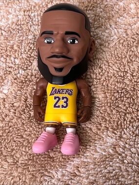 Lakers #23 Basketball Vinyl Figure in Yellow with Pink Shoes